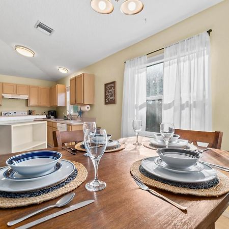 מלבורן Heart Of The Waves - 3Br & 2Ba Beach Retreat - New Hot Tub - Outside Patio With Grill & Seating, Steps To Fun! מראה חיצוני תמונה