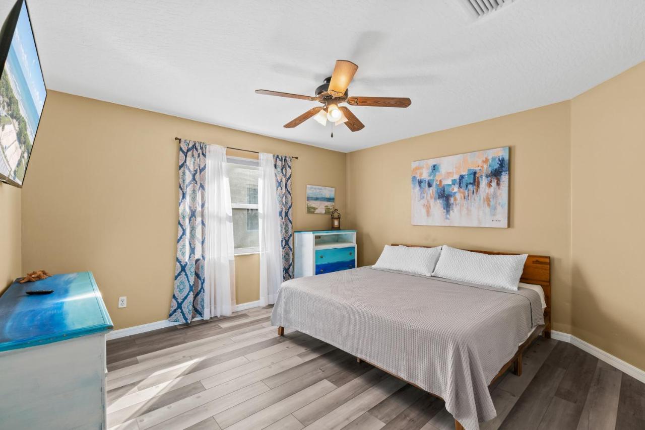 מלבורן Heart Of The Waves - 3Br & 2Ba Beach Retreat - New Hot Tub - Outside Patio With Grill & Seating, Steps To Fun! מראה חיצוני תמונה